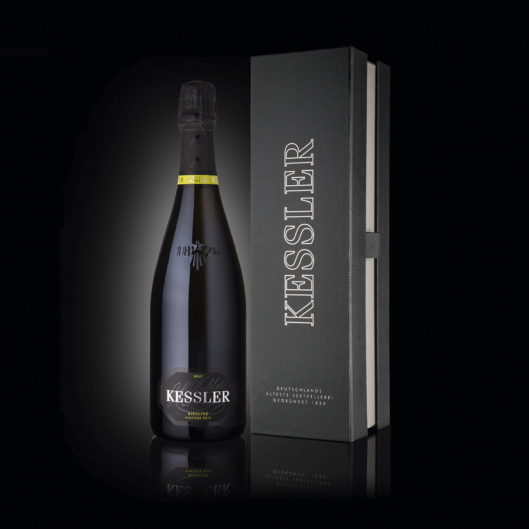 Kessler Blanc R&eacute;serve, Vintage, Extra Brut — bottle and box