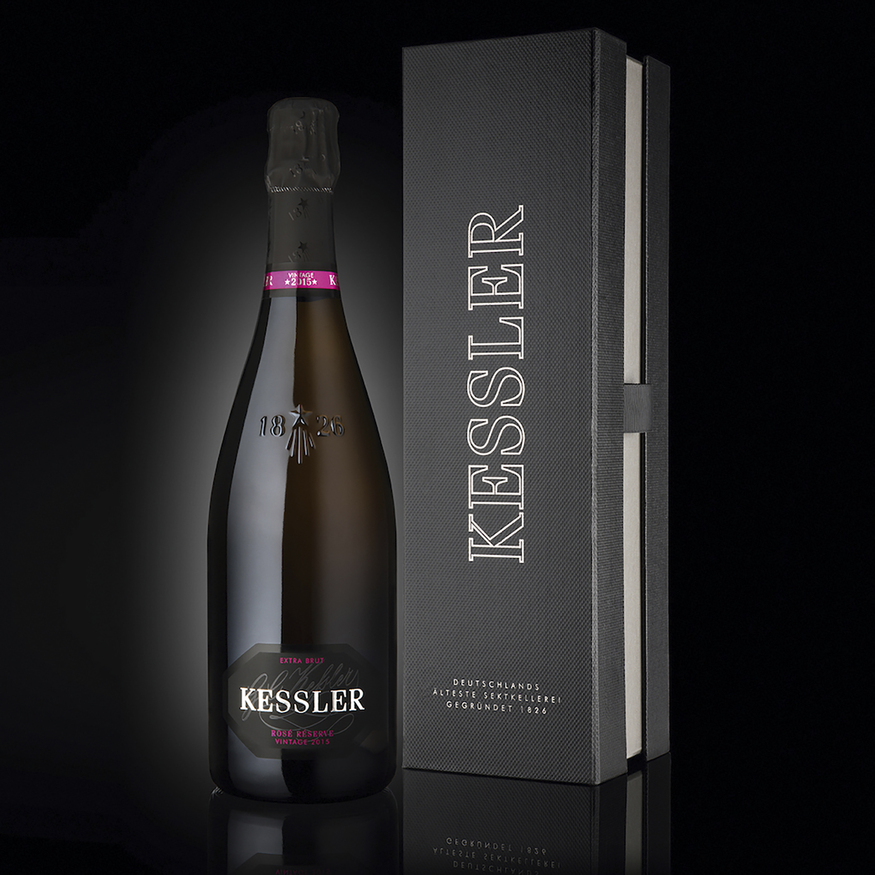Kessler Rosé R&eacute;serve, Vintage, Extra Brut — bottle and box